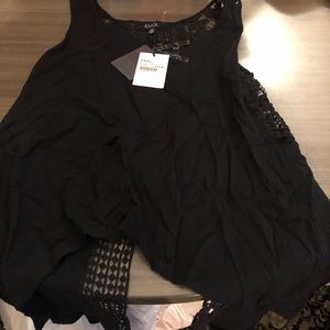 Angl black crochet top. New !!